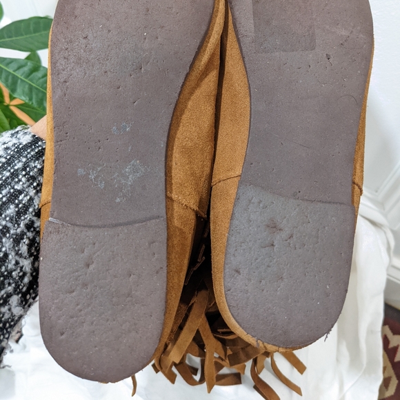 Suede calf boots moccasin style by Steve Madden. - Picture 14 of 16